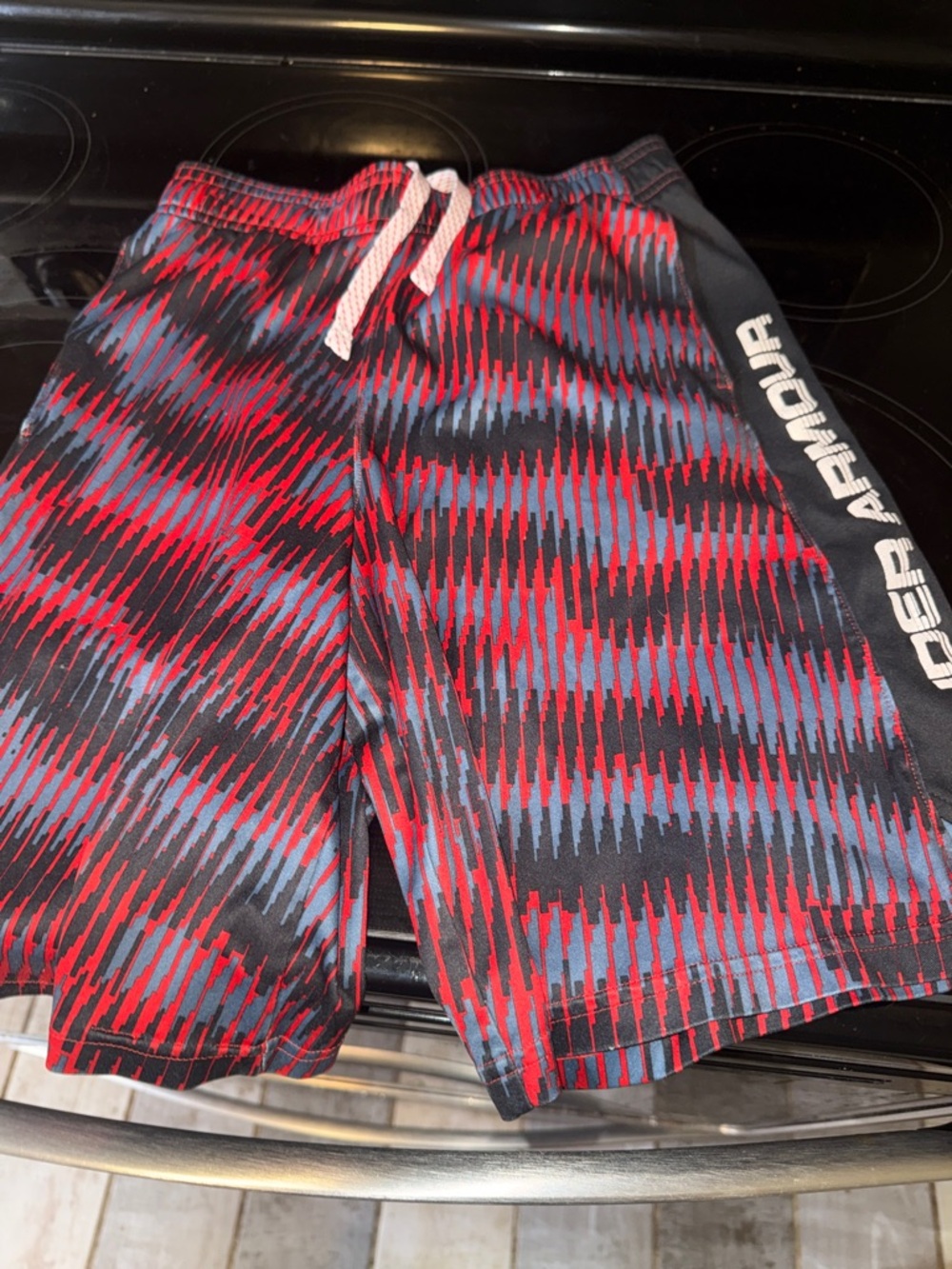 Under Armour boys Red, Blue & Black Graphic Training Shorts